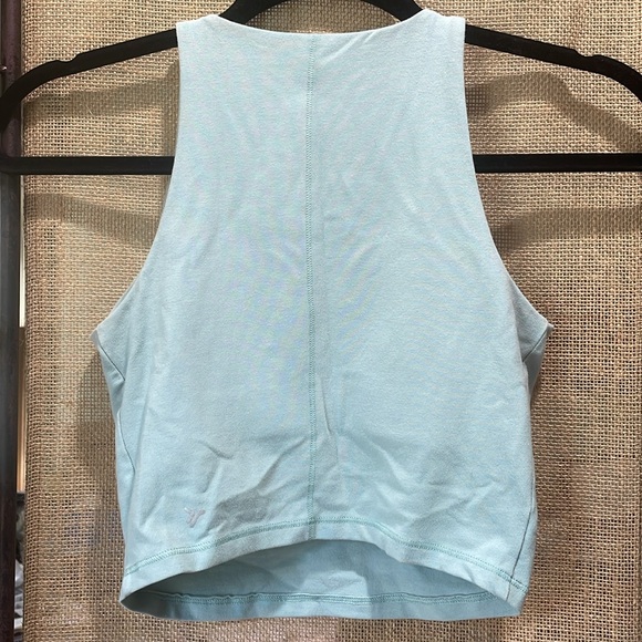 Old Navy | crop active tank top - Picture 3 of 3